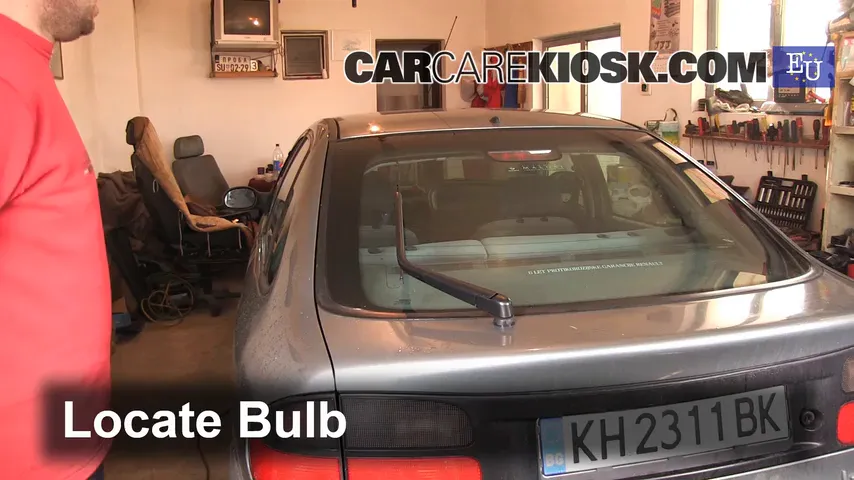 1997 Renault Laguna Combi 1.6L 4 Cyl. Lights Center Brake Light (replace bulb)